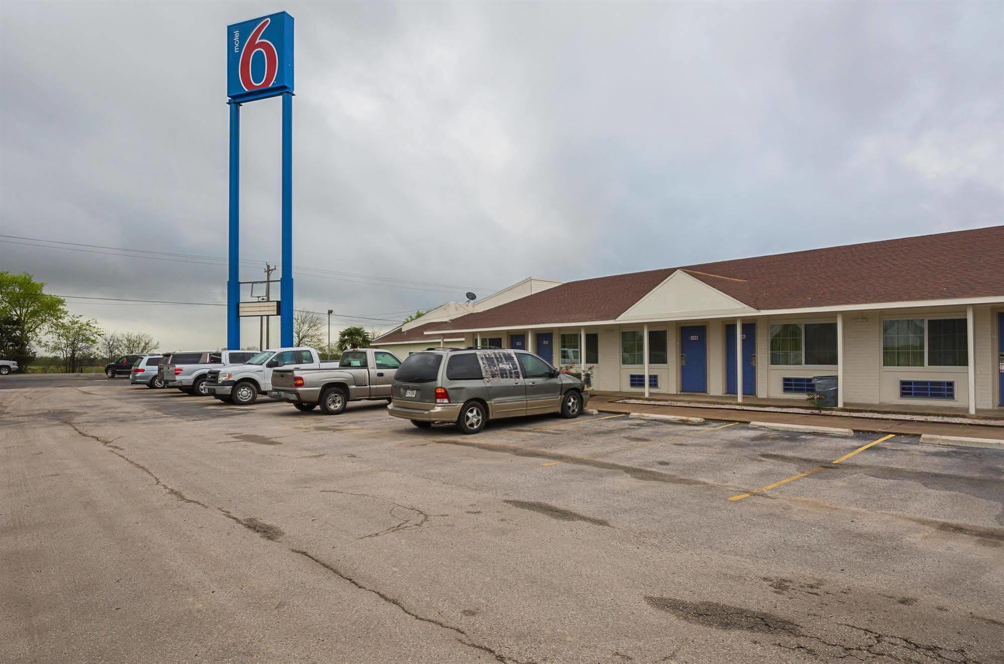 Motel 6-Madisonville, Tx 외부 사진